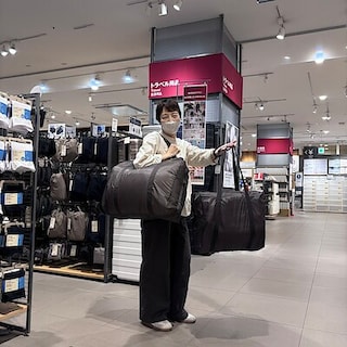 【イオンモール川口前川】コンパクトなサイズに…！ボストンバッグの紹介