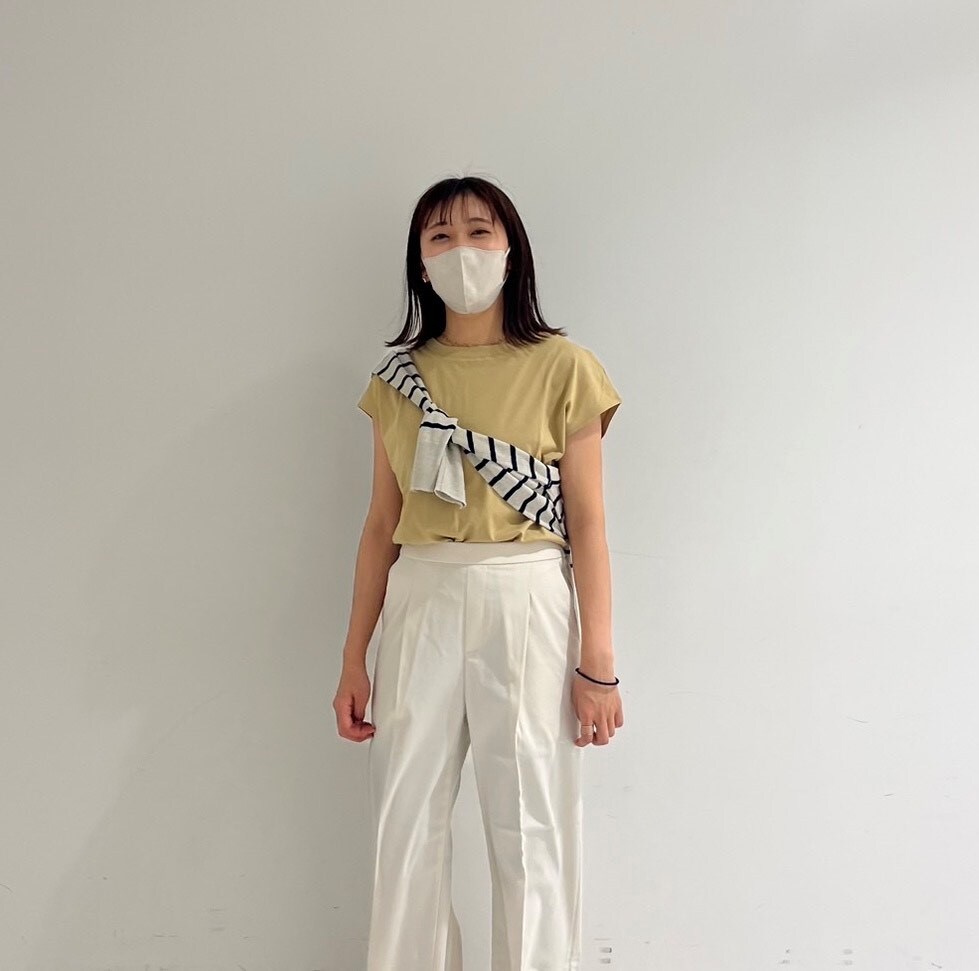 フレンチスリーブを着ているスタッフ