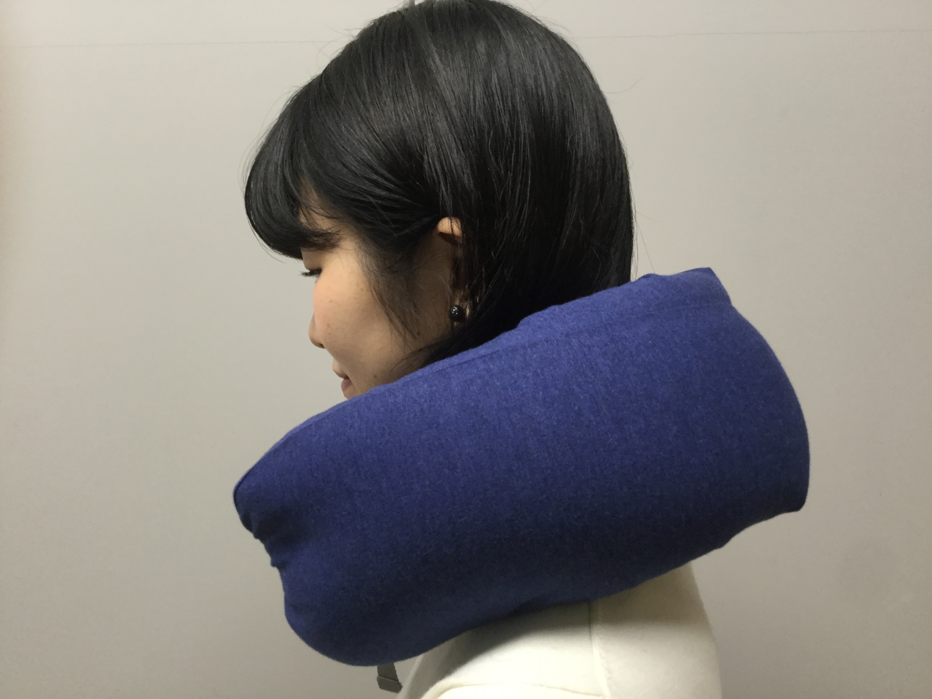 シエスタハコダテ フィットするネッククッション 無印良品