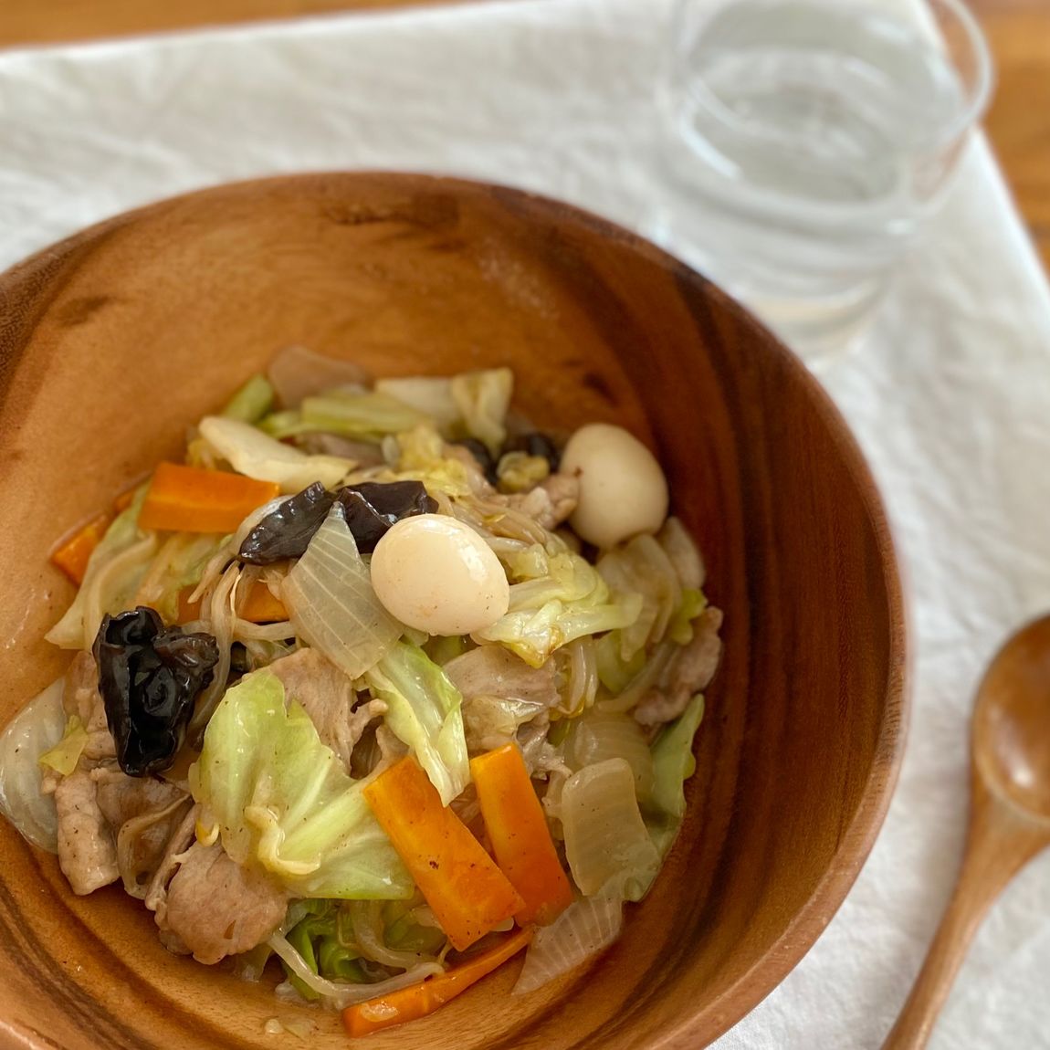 【シエスタハコダテ】ひとり分からつくれる鍋の素を使った、野菜たっぷり中華丼