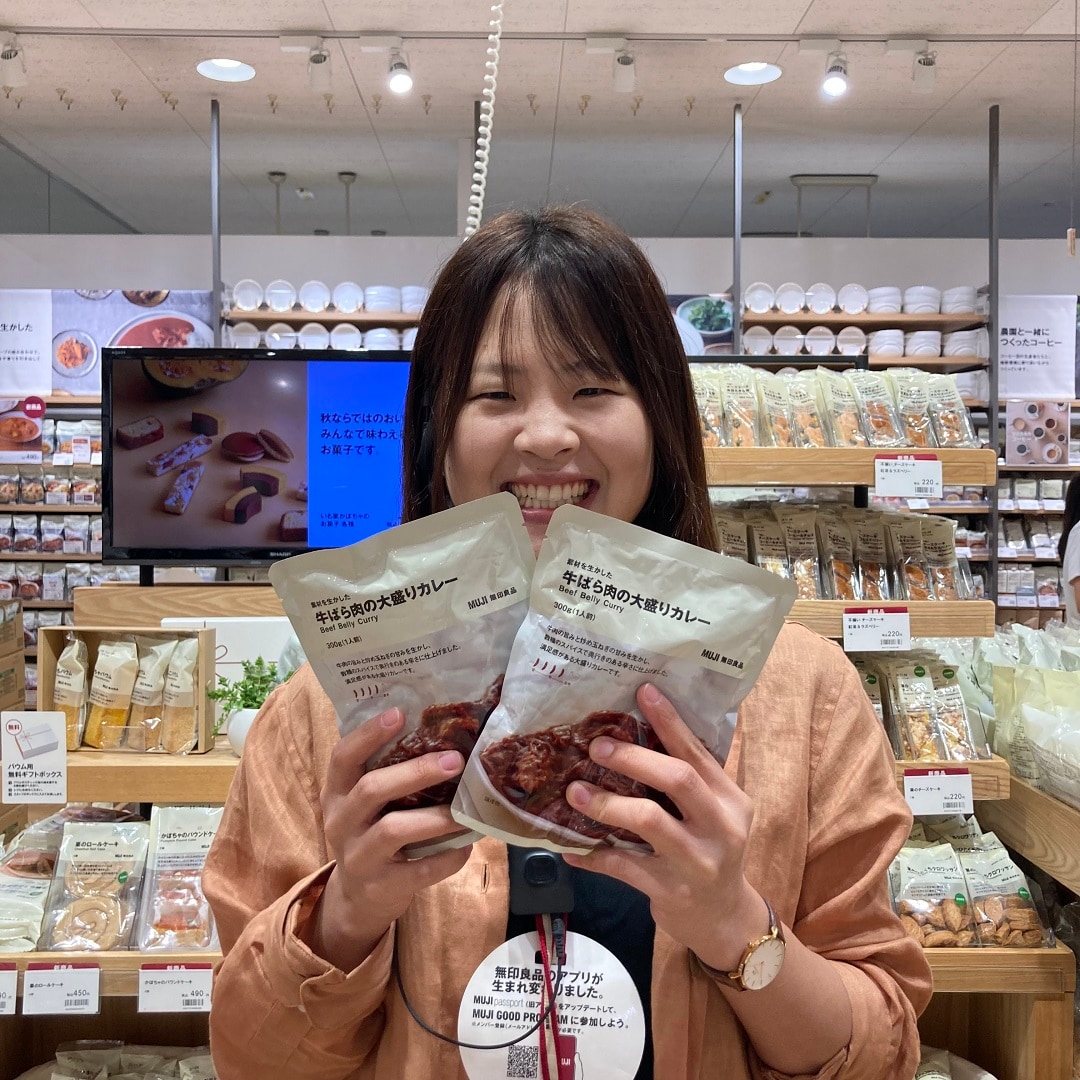 【アピタ阿久比】　牛ばら肉の大盛りカレーのご紹介