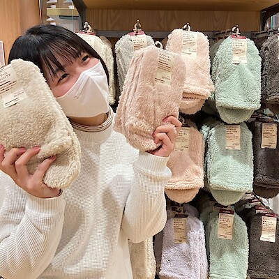 【アピタ阿久比】足元をあたたかく｜ボアフリース ルームソックスのご紹介