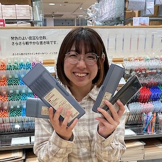 【アピタ阿久比】スタッフのおすすめ⑥｜ペンケース　ダークグレー