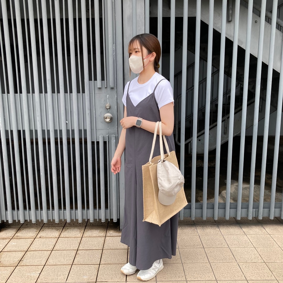 風を通すストレッチサッカーサロペット