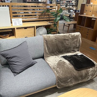 【高槻阪急スクエア】ゆったり座れるアームレスソファでくつろぎタイム