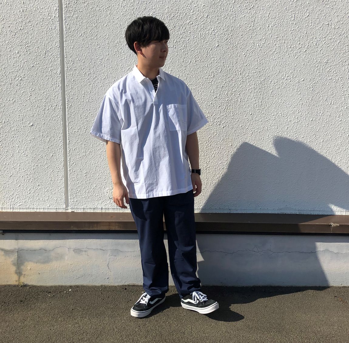 シャツを着た男性