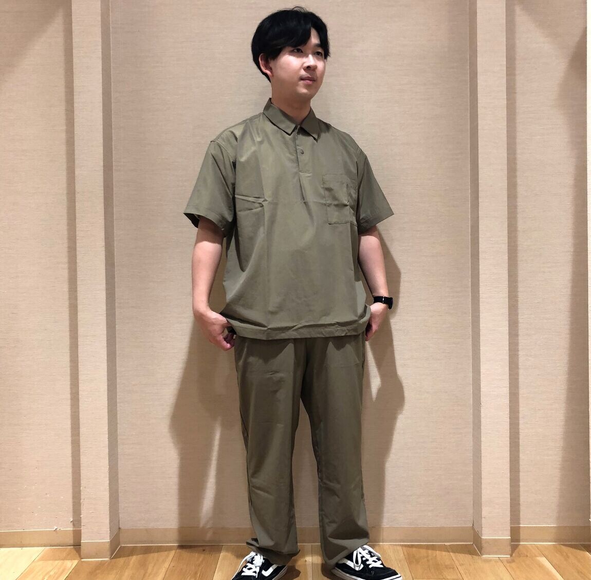 シャツを着た男性