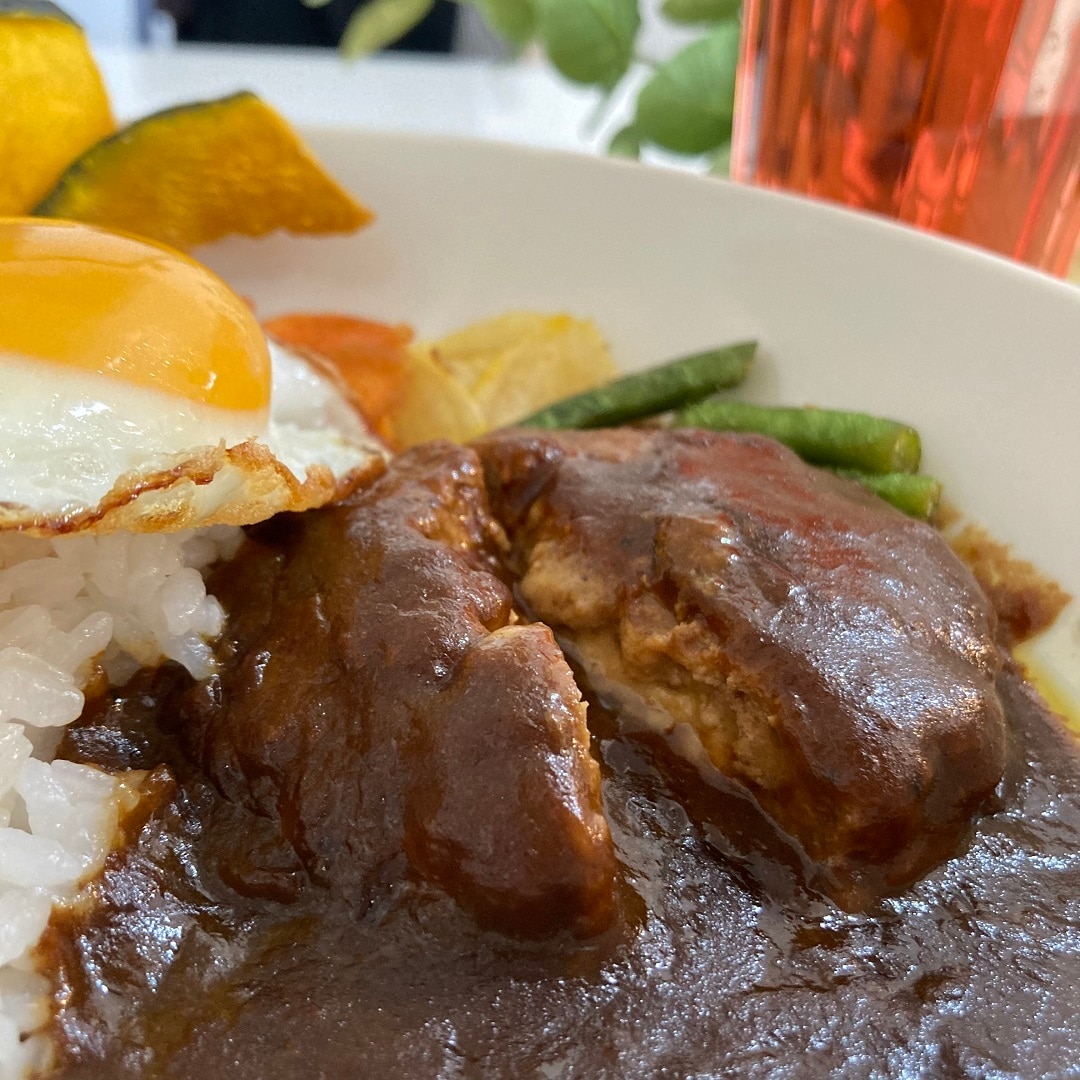 【イオンモール各務原】ハンバーグ入りのカレーが新発売！