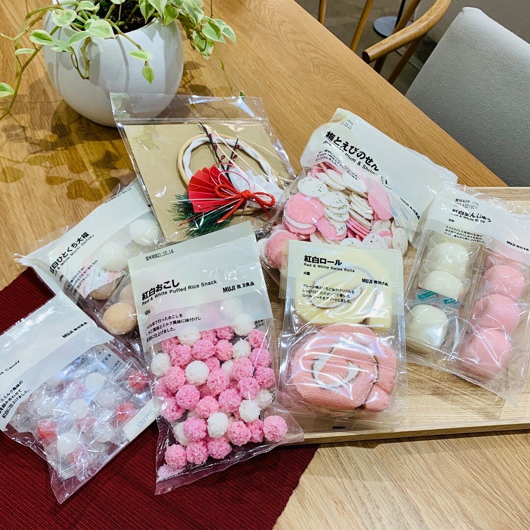 紅白のお菓子パッケージ一覧