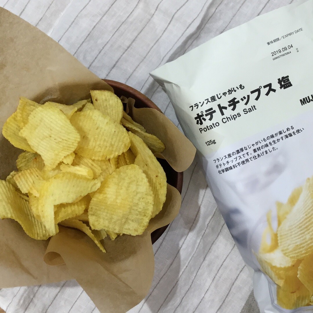 キービジュアル画像：フランス産じゃがいも　ポテトチップス｜スタッフのおすすめ