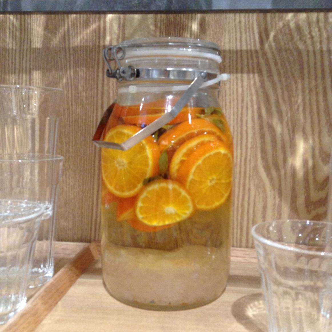 キービジュアル画像：フルーツ酢、つくっています
