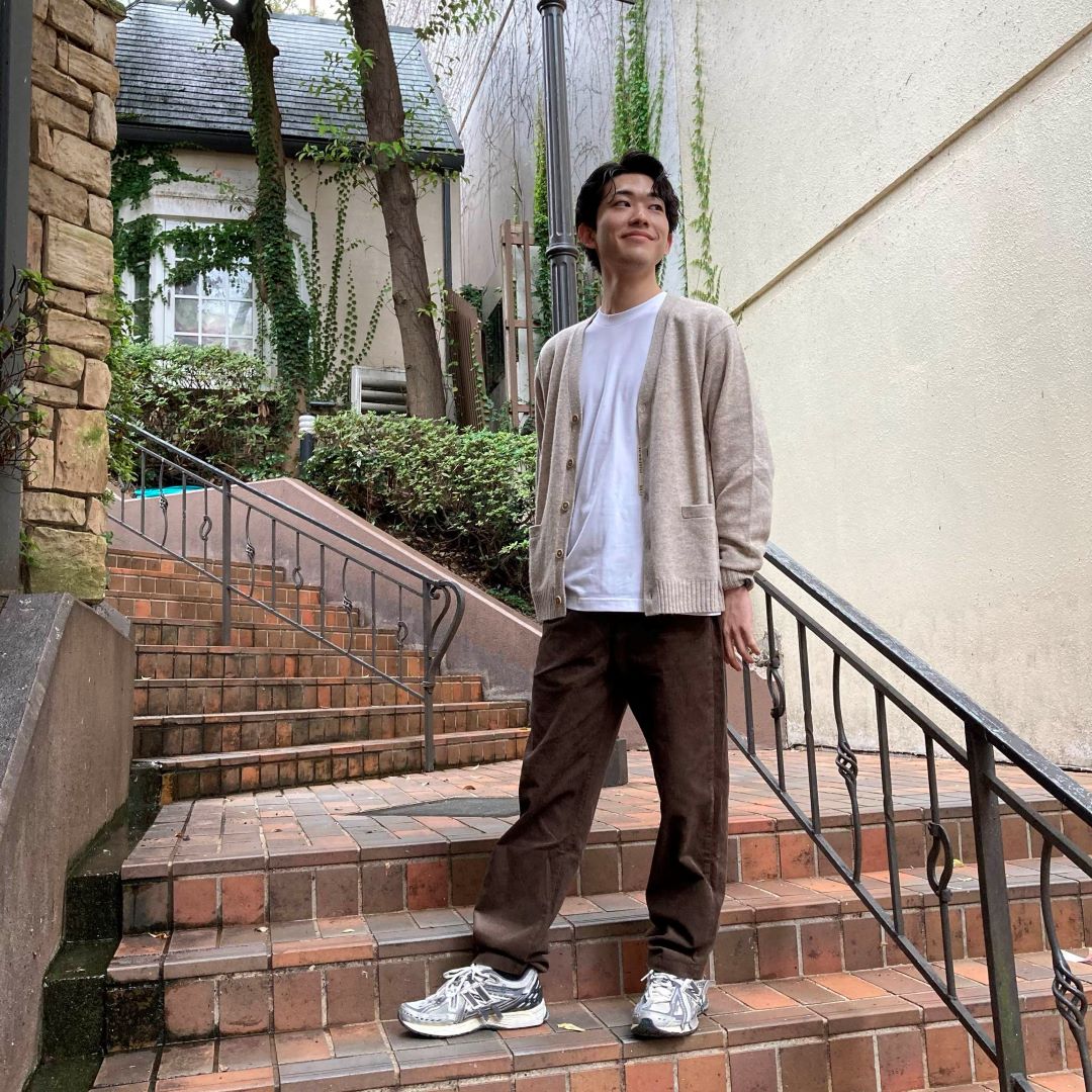 男性スタッフコーデュロイパンツ着用画像①