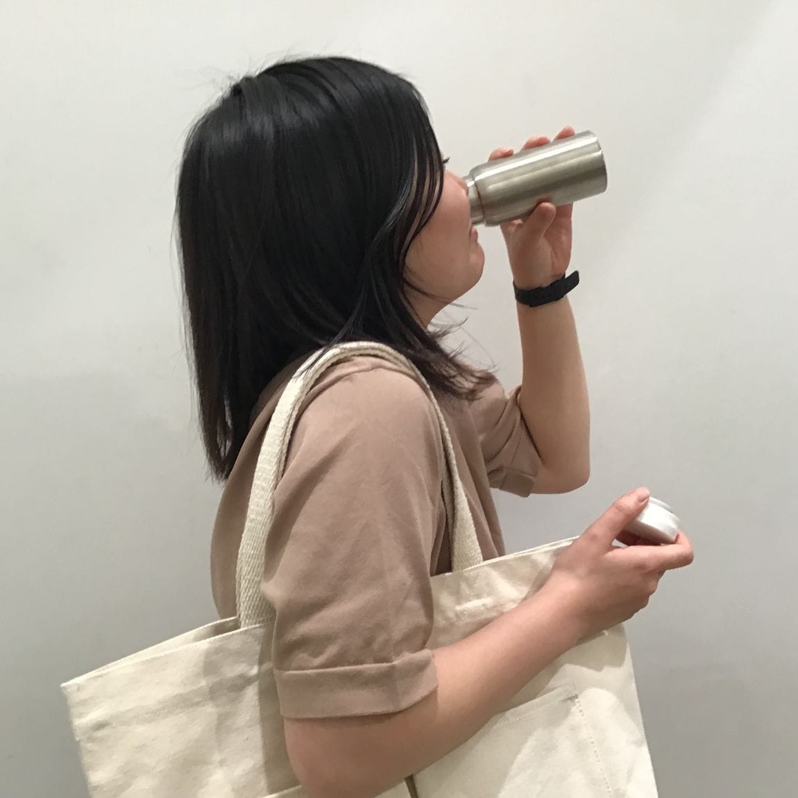 水を飲んでいる写真