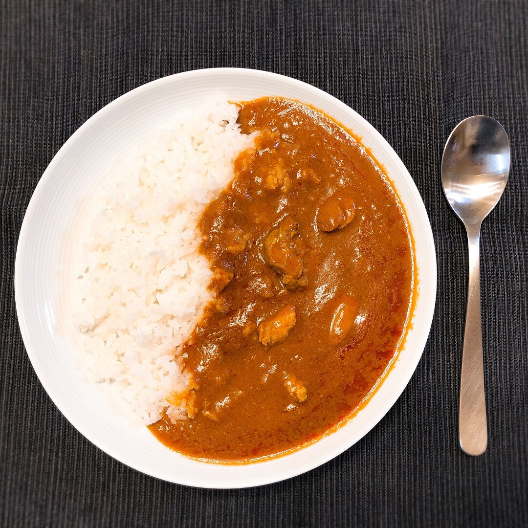 キービジュアル画像：素材を生かしたカレー バターチキン｜スタッフのおすすめ