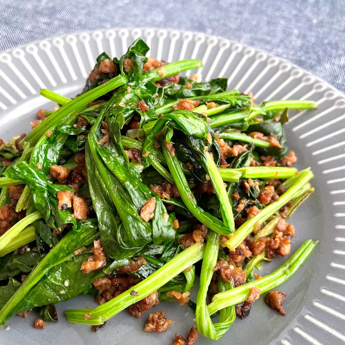 【ルミネ立川】やわらかほうれん草と大豆ミートのソテー｜旬野菜レシピ