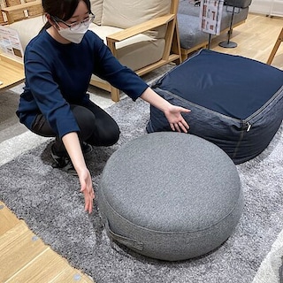 【イオンモール太田】くつろぎの時間に、空気でできたフロアクッション