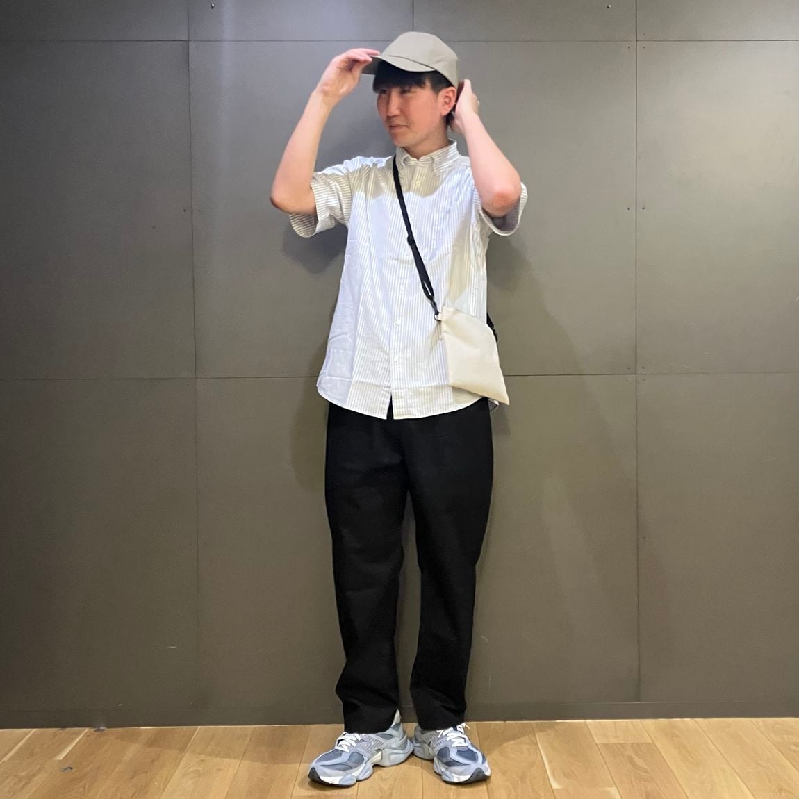 １