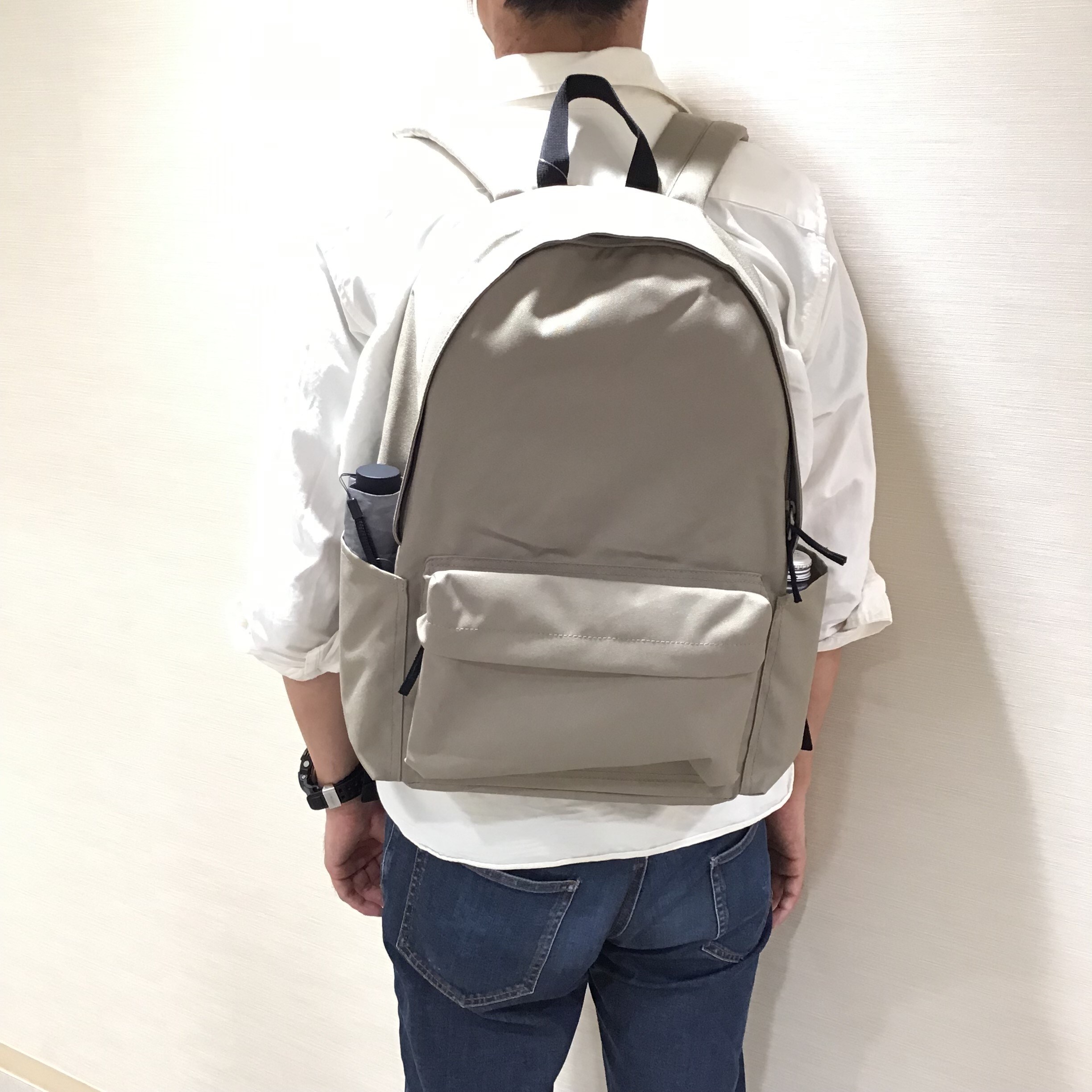 リュックサックを背負っている写真