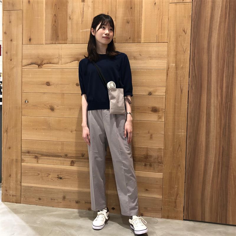 風を通すテーパードパンツ
