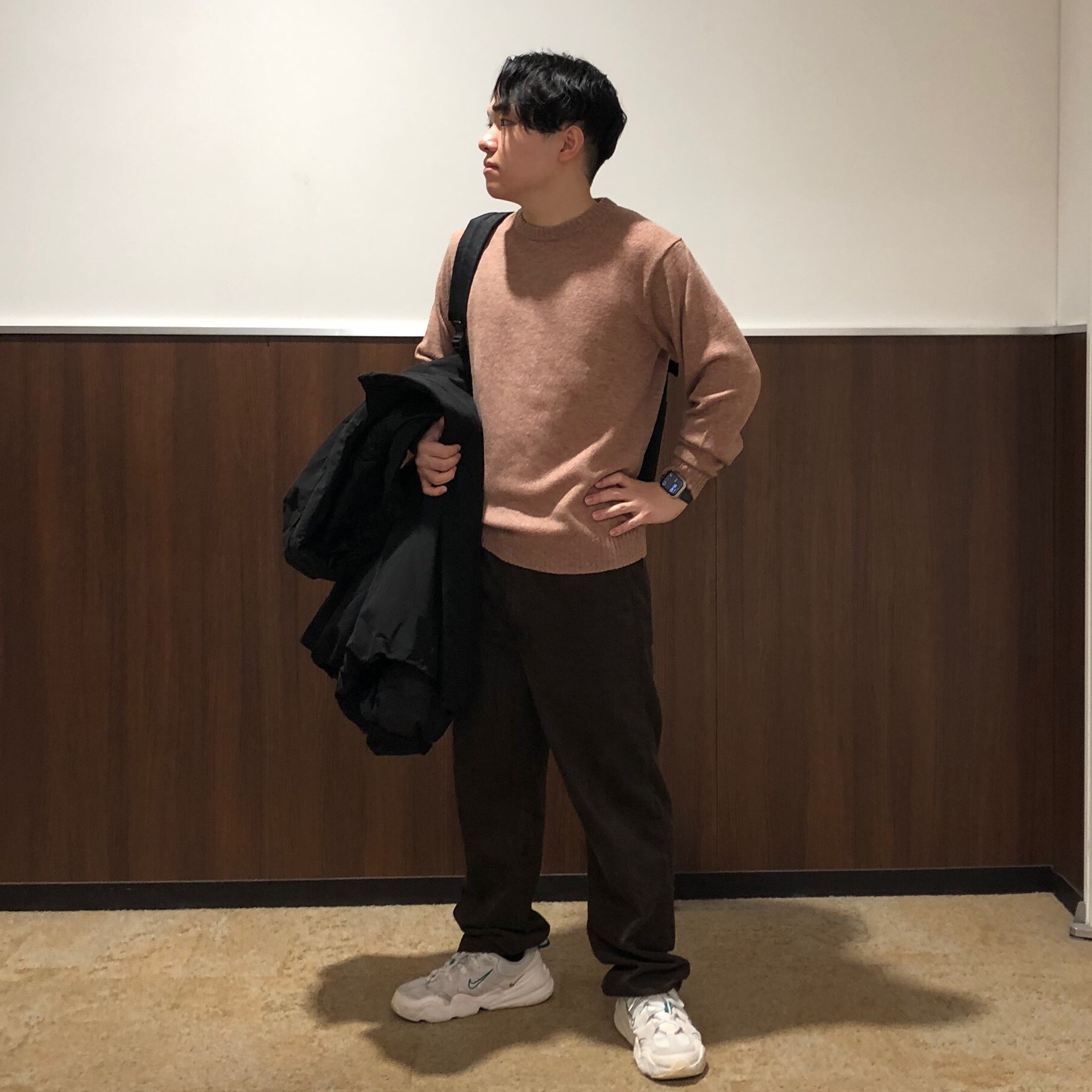 クルーネックセーター