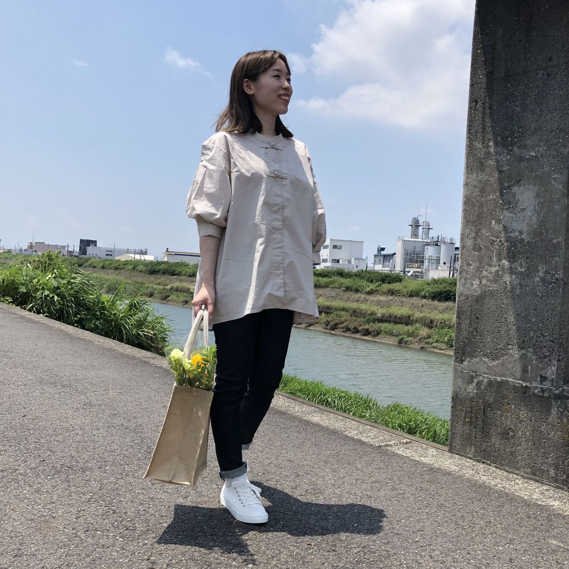 結び釦シャツ