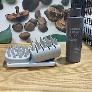 〔ひばりが丘パルコ）おうちでスッキリ頭皮ケア！おすすめブラシ＆薬用ローション