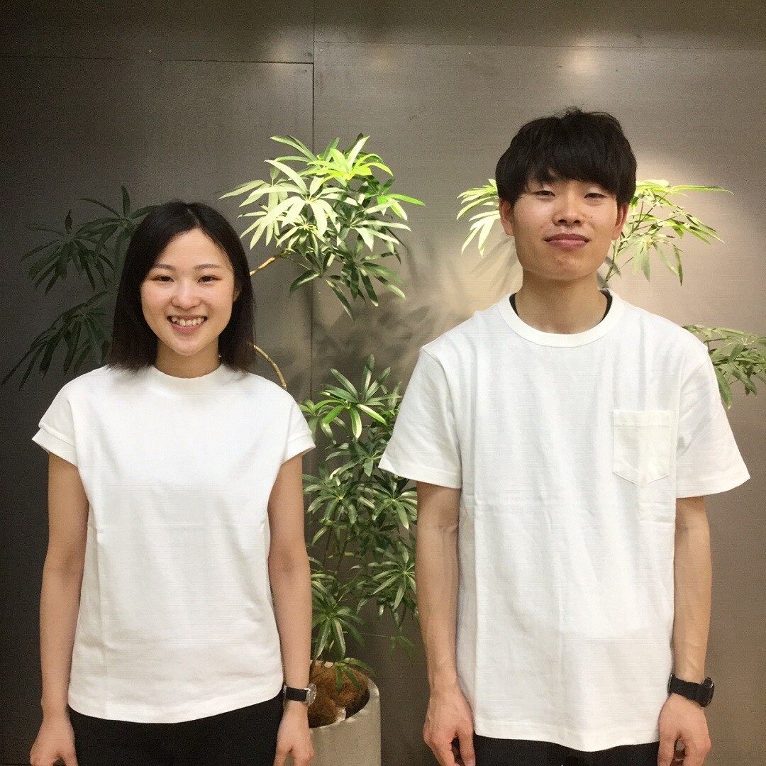 男性・女性スタッフTシャツ着用写真