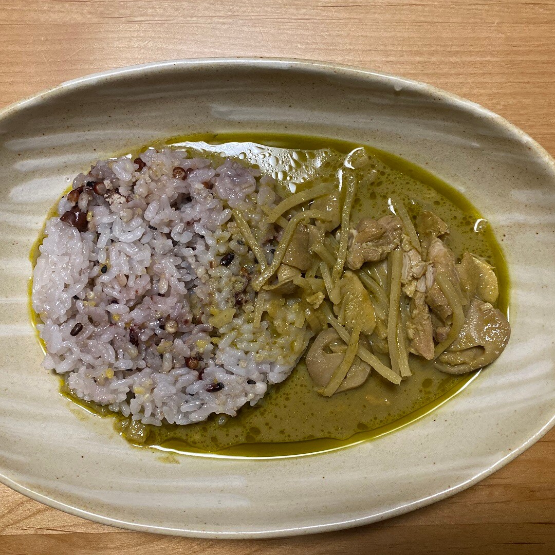 グリーンカレーとカッテージチーズのカレーを食べてみました