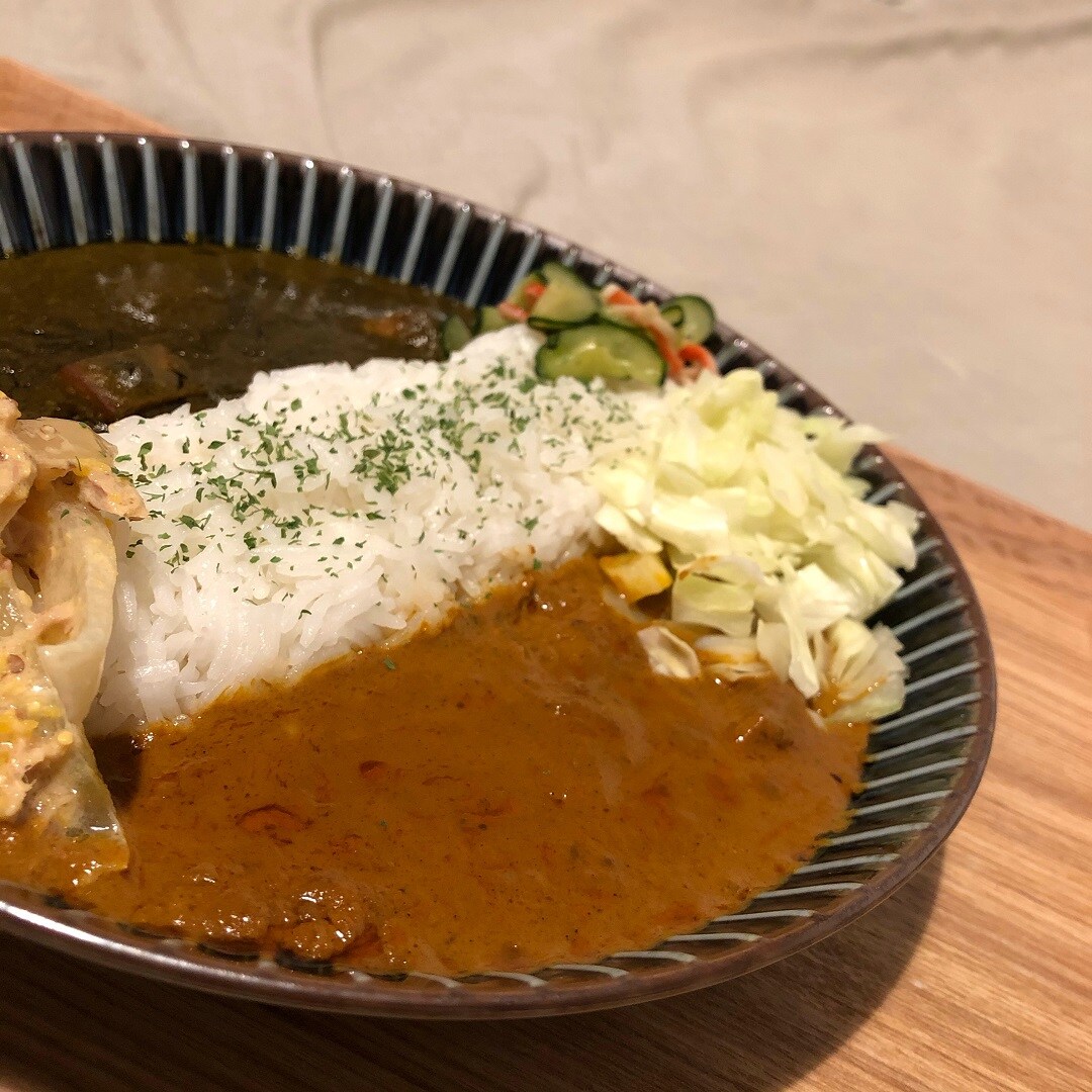【難波】木曜カレーVol.10　小さめカレーのあいがけカレー