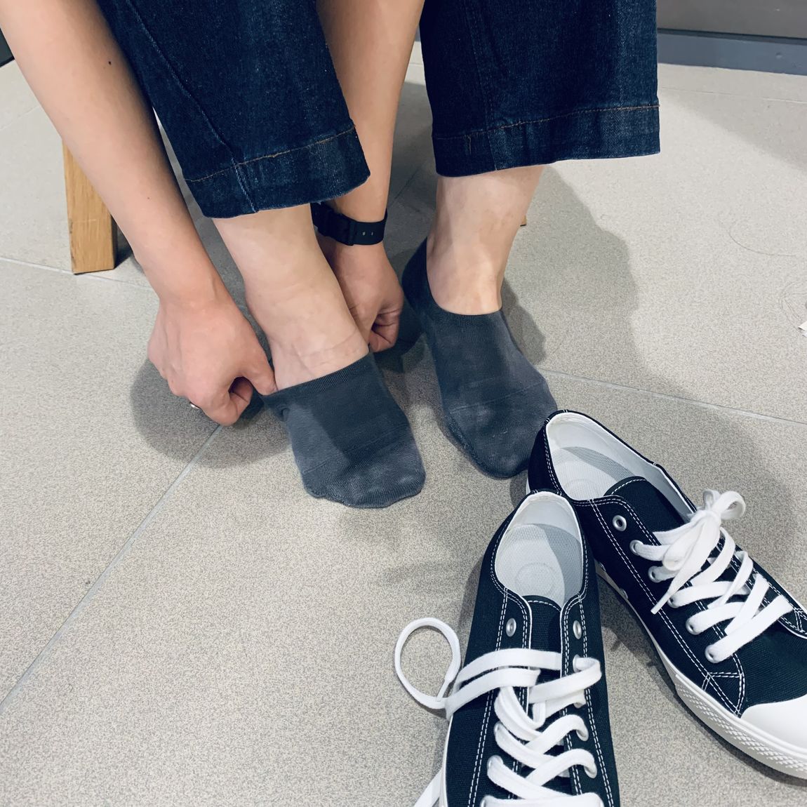 靴下はいてる