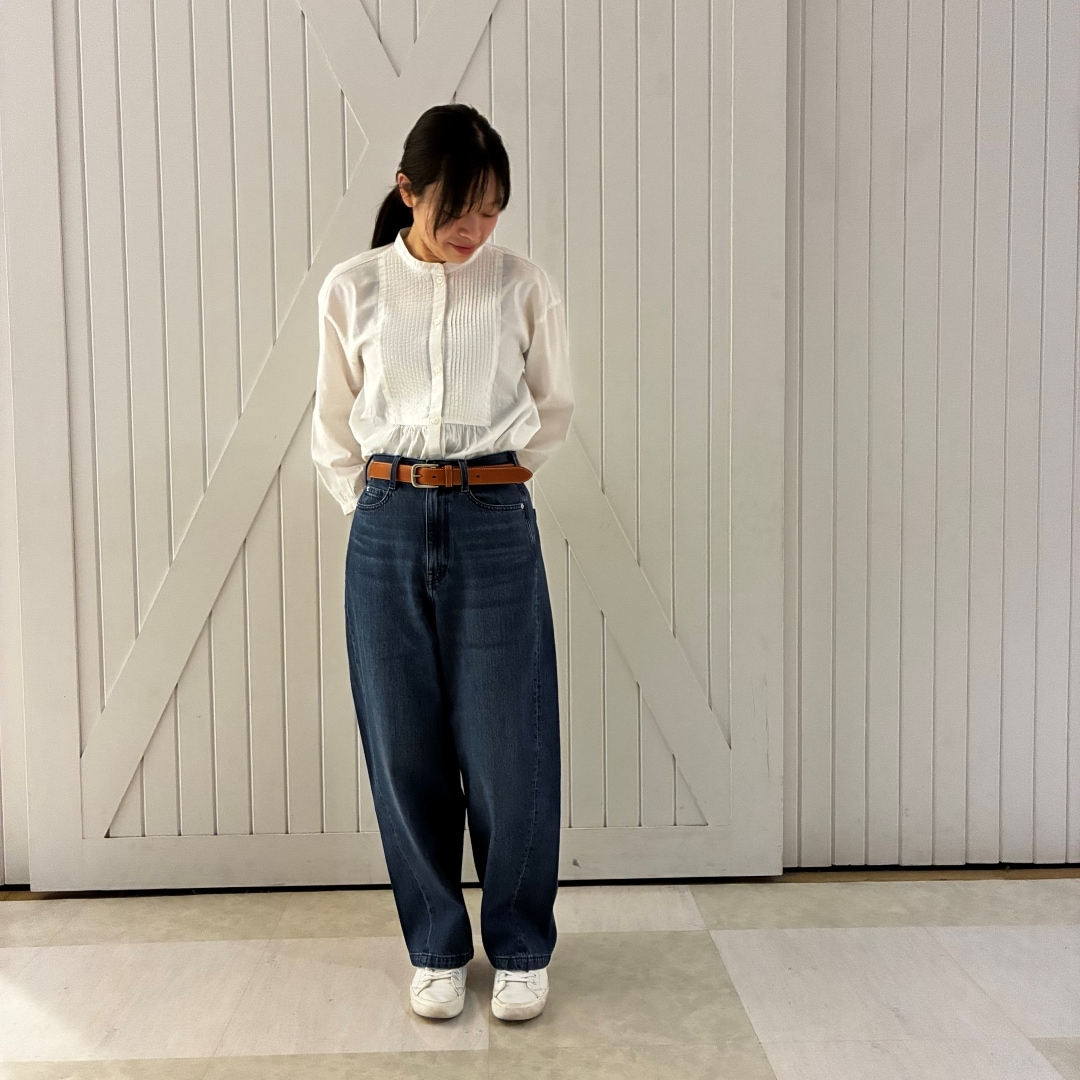 ピンタックブラウス