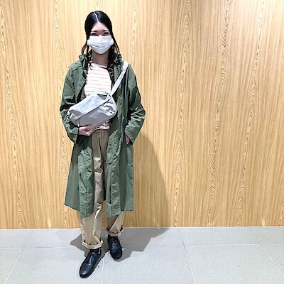 【ジョイナステラス二俣川】撥水　フード付きコート１６５㎝