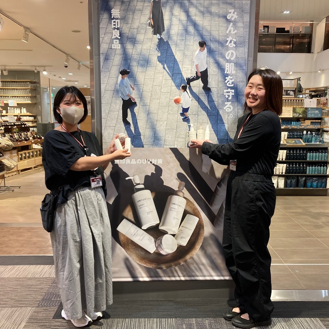 UV対策対策ポスター前の写真