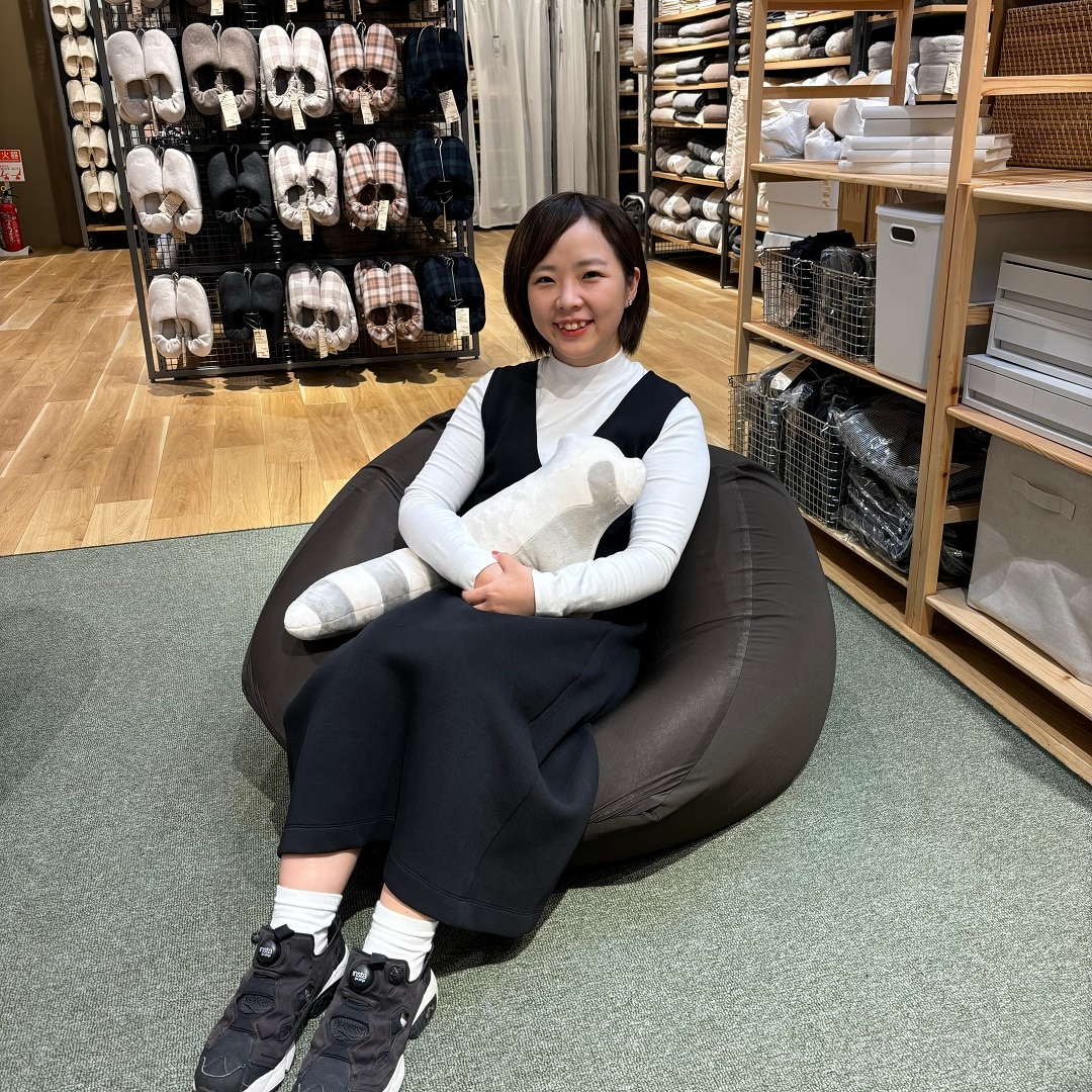 体にフィットするソファ