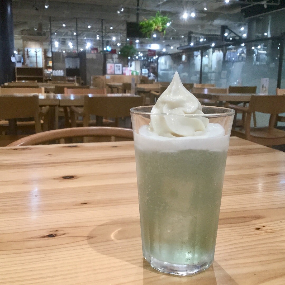 キービジュアル画像：Cafe＆Meal MUJIのクリームソーダ