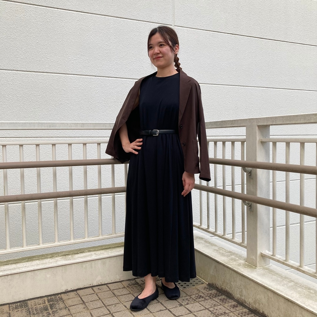 婦人　なめらかシャツジャケットコーデ