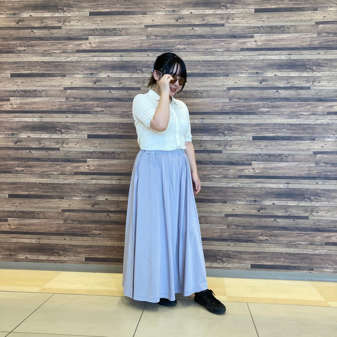 婦人　なめらか素材のコーディネート