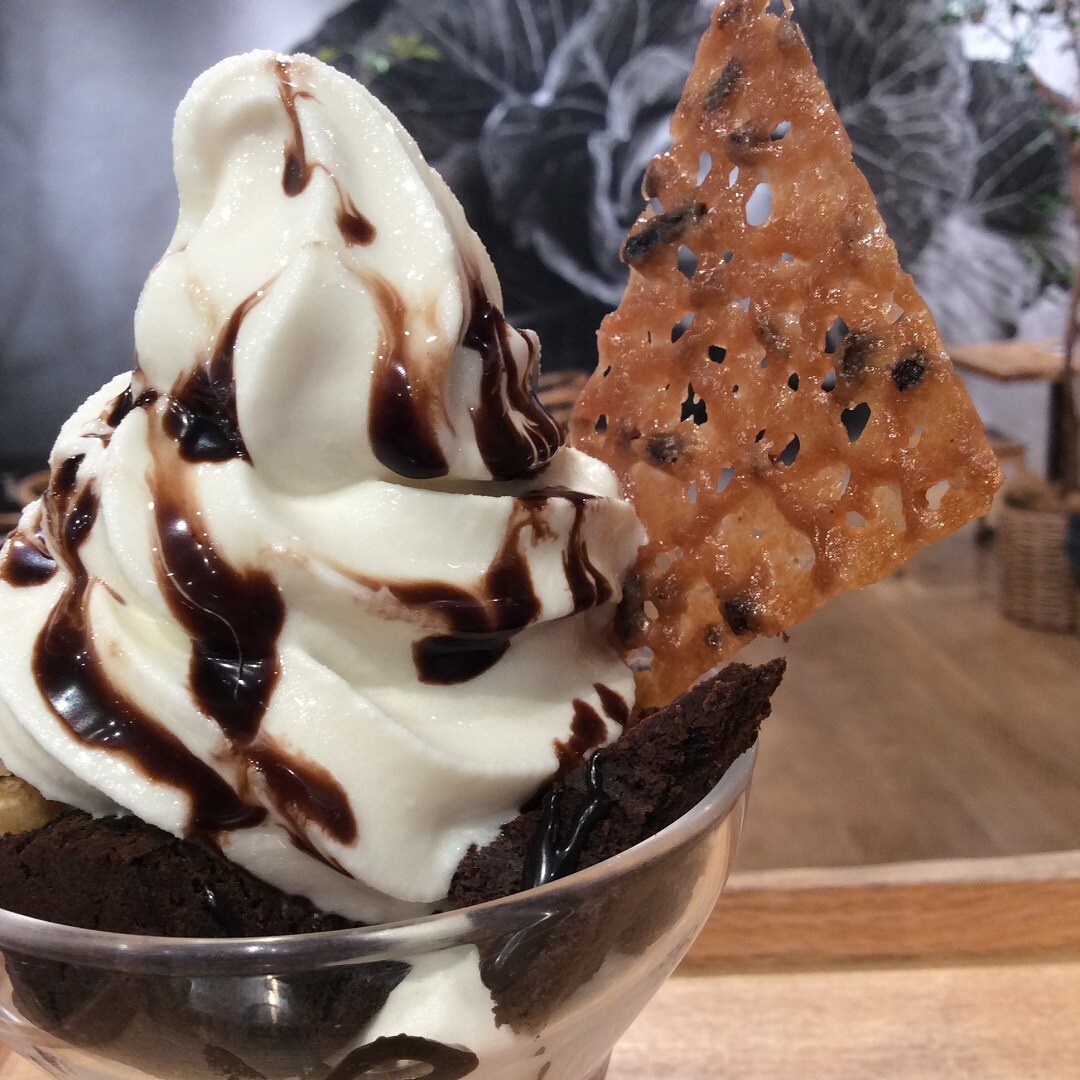 【Cafe'&MealMUJI　COCOSA熊本下通】ガトーショコラとベリーのパフェ