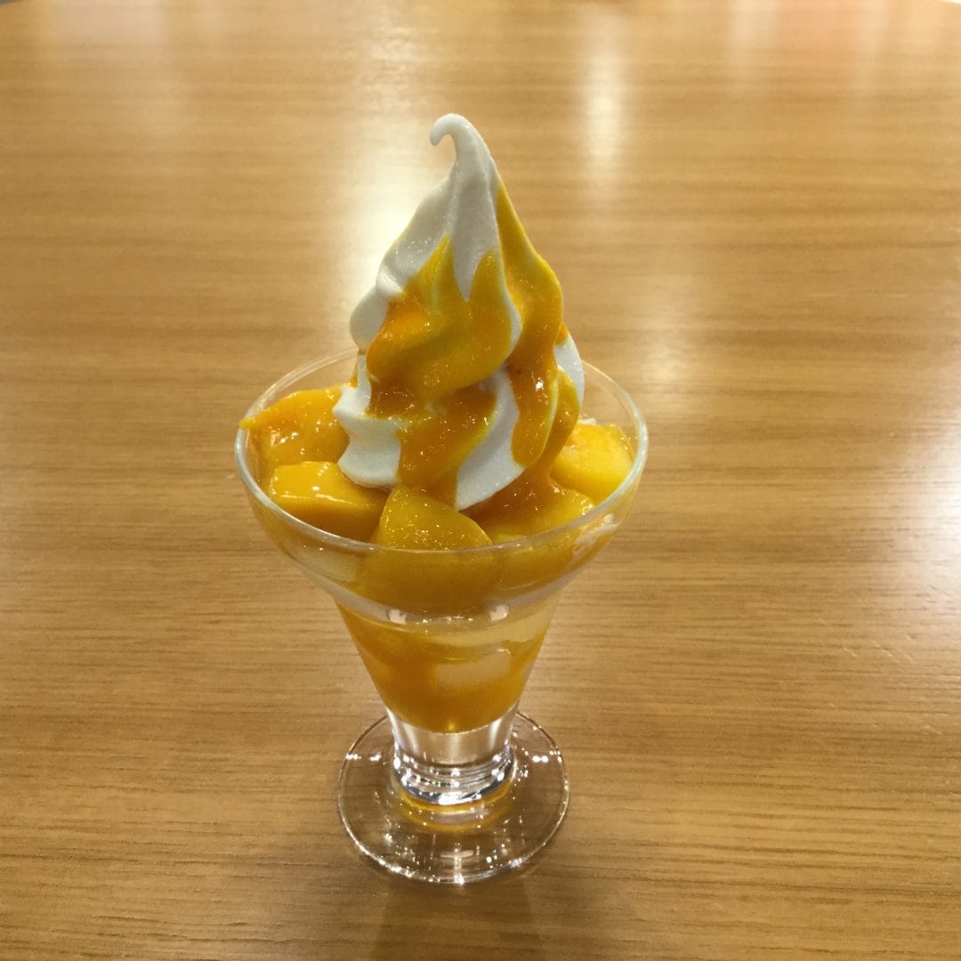 キービジュアル画像：マンゴーパフェはじめました｜スタッフのおすすめ