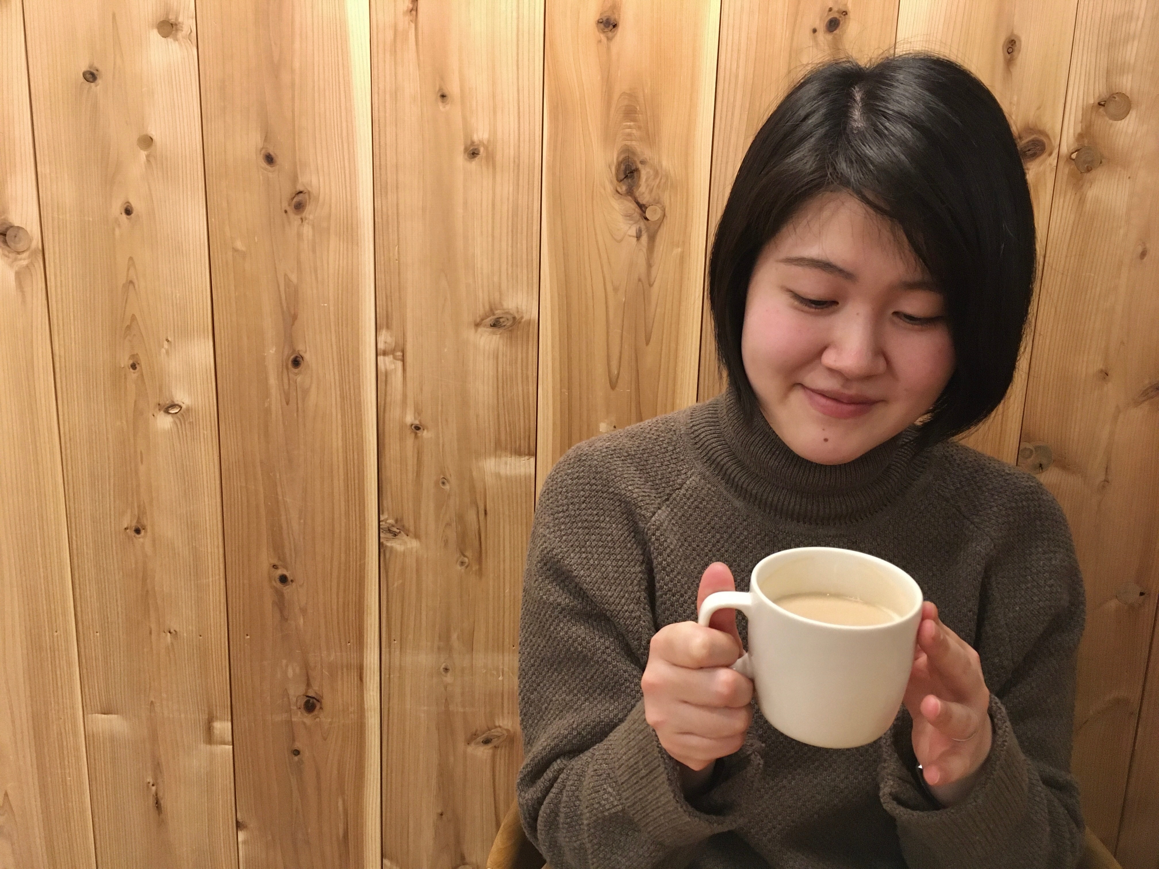 【シエスタハコダテ】香ばしい余韻　黒豆茶ラテ