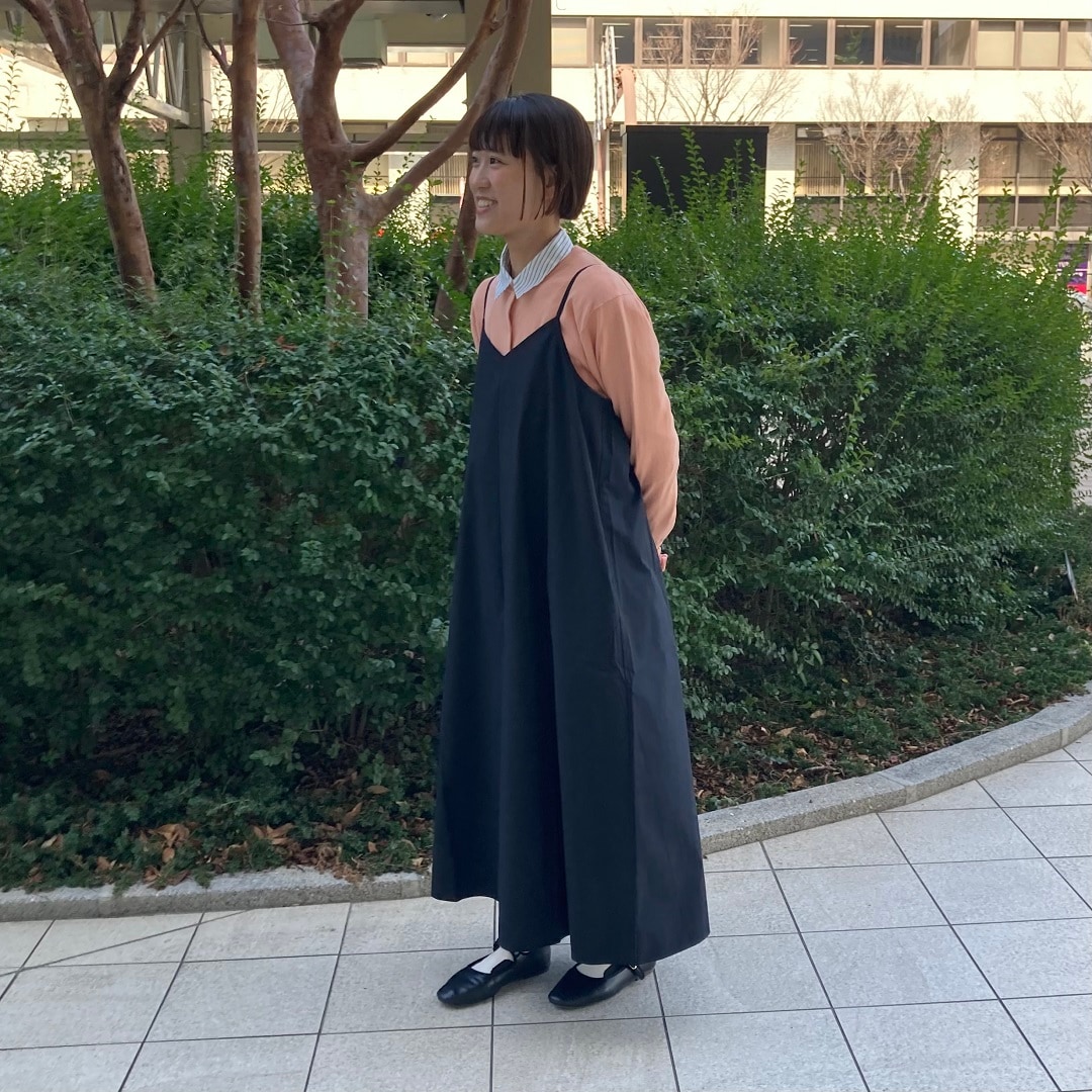 ワンピースを着た女性の写真