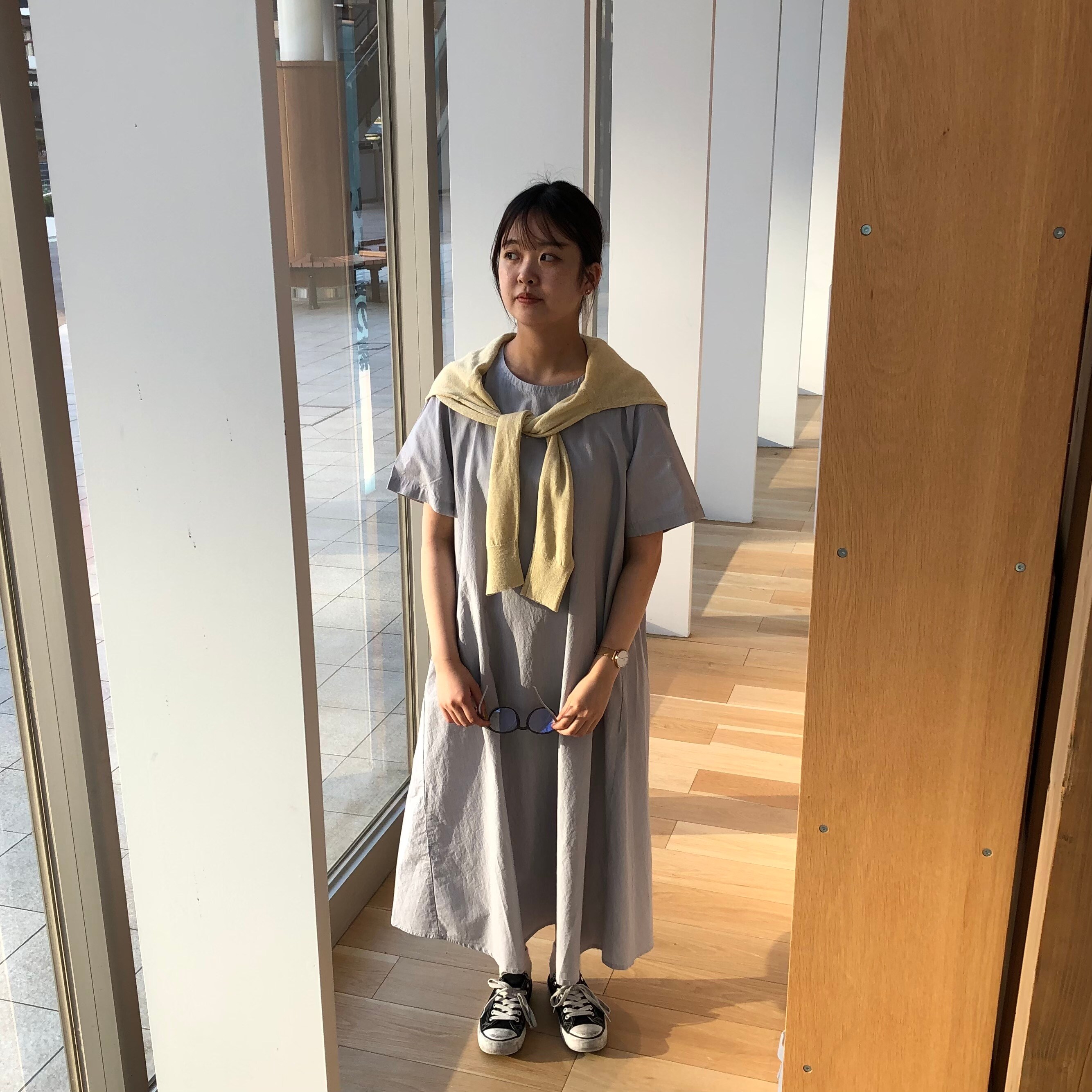 涼感ワンピースのコーディネート　前