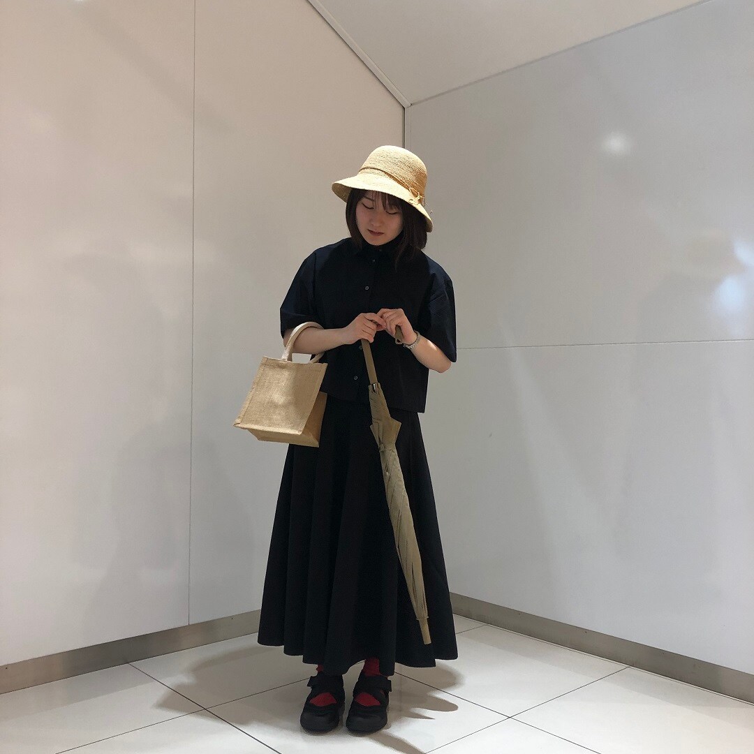 女の子が立っている写真