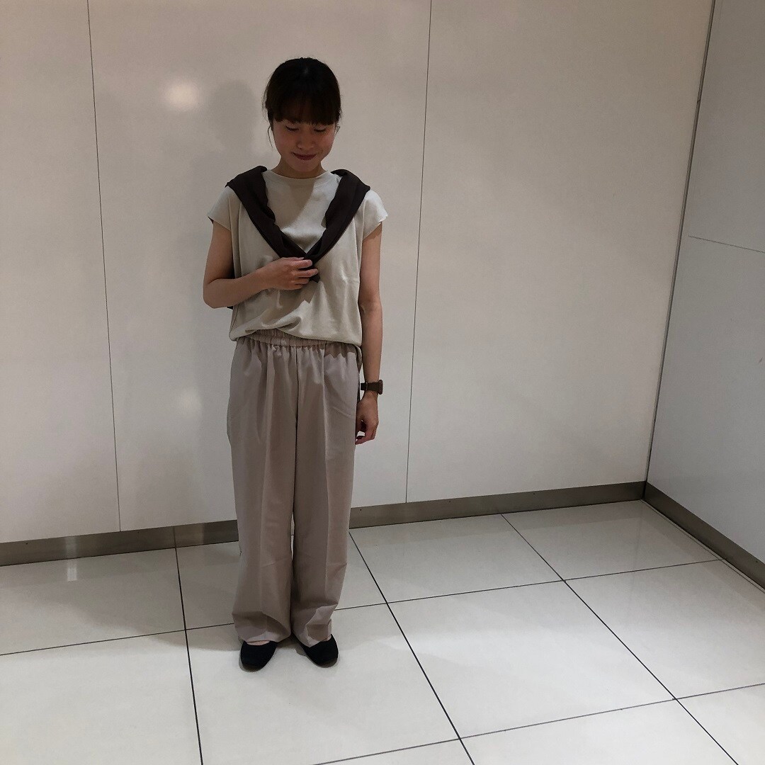 フレンチスリーブTシャツで夏らしいコーディネート