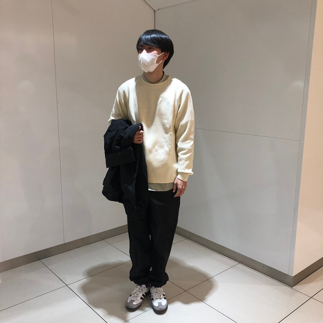 男の子が立っている写真