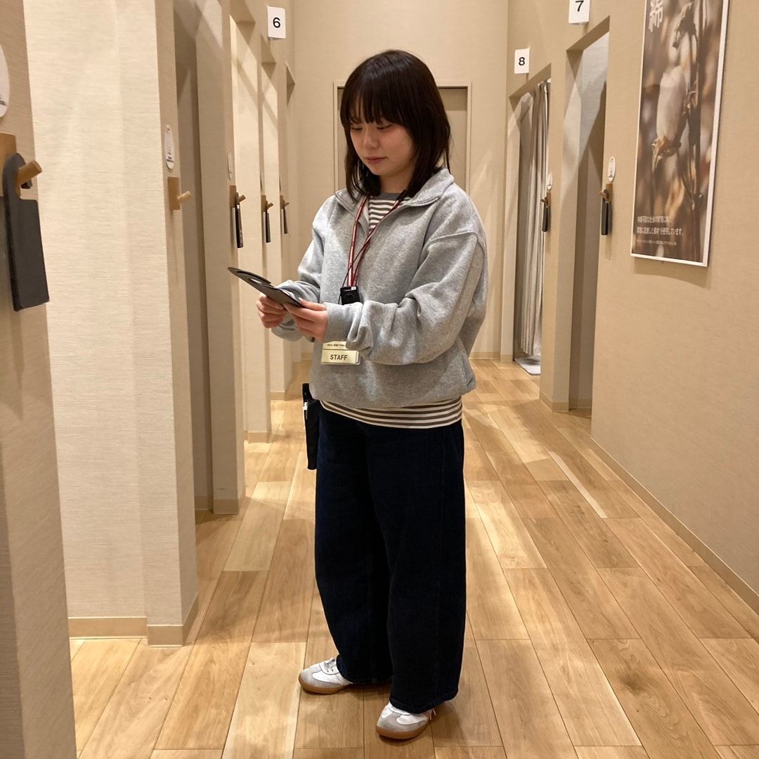 出勤服　キービジュアル