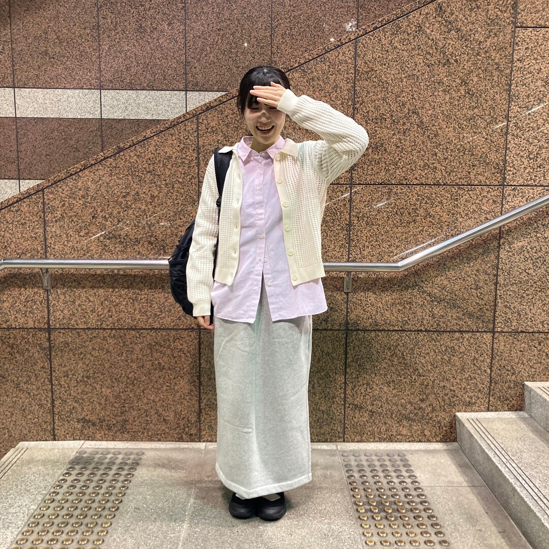 女の子が立っている写真