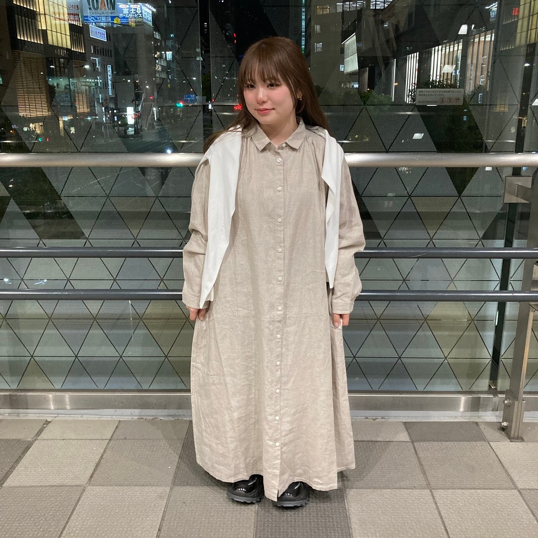 ワンピースを着た女性の写真