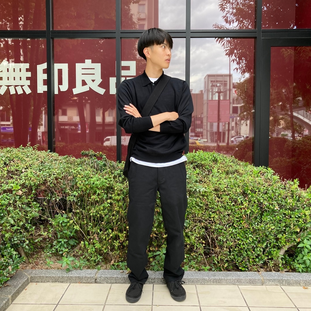 男の子が立っている写真