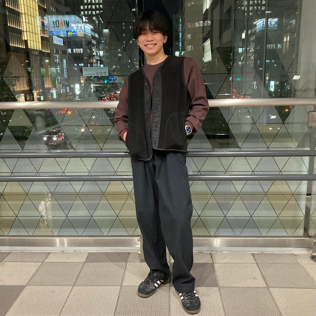 フリースジャケットを着た男性